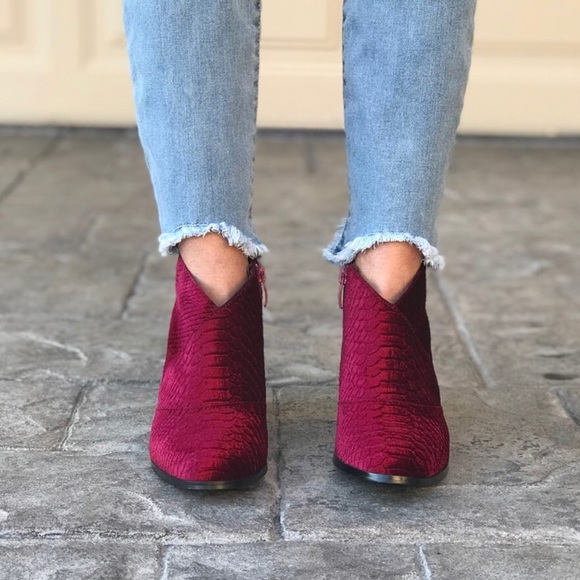 Red Velvet Snake Textured V-Top Asymmetrical Boots - Picture 3 of 5